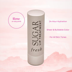 Aplicación de Fresh Sugar Lip Treatment Rose en labios con tono rosado suave