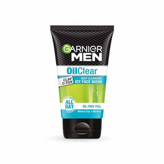Garnier Men Oil Clear: botella del limpiador facial para piel grasa