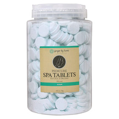 Pastillas de spa Ginger Lily Farms Botanicals para pedicura en empaque visible.