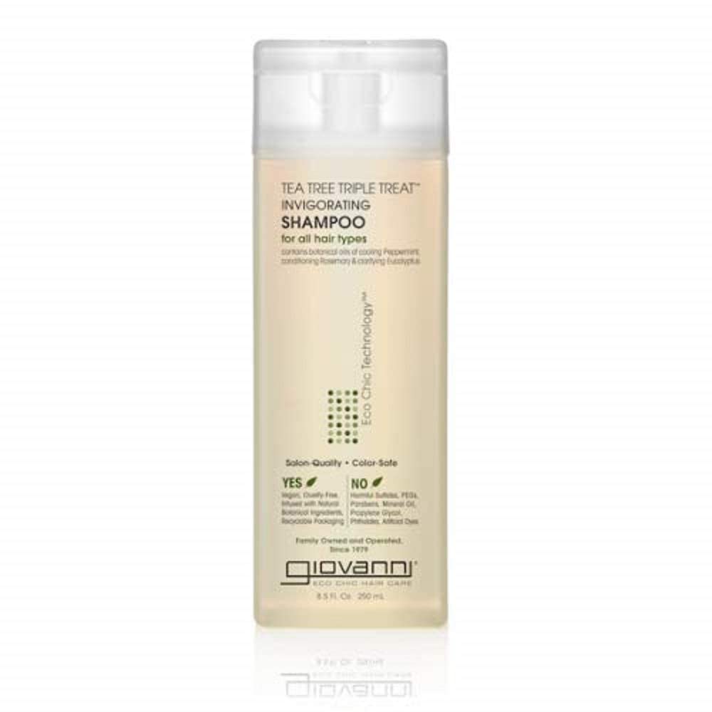 GIOVANNI Tea Tree Triple Treat Shampoo botella vertiendo para limpieza profunda y fresca