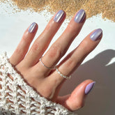 Glamnetic cola de sirena: uñas postizas con acabado aterciopelado morado para verano