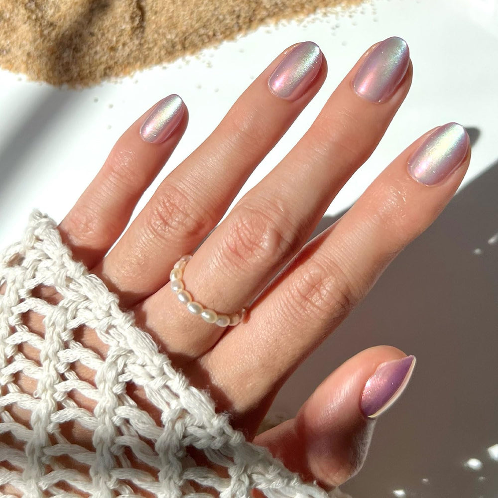 Glamnetic Oyster Nails con acabado terciopelo perlado para un brillo sofisticado