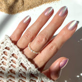 Glamnetic Oyster Nails con acabado terciopelo perlado para un brillo sofisticado