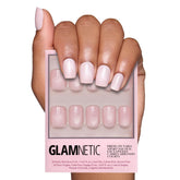 Glamnetic Pinky Promise con brillo y terciopelo, uñas cortas en forma cuadrada-ovalada.