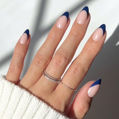 Glamnetic Uñas Pegables Riviera Francesa navy corto, conjunto completo para aplicar fácilmente