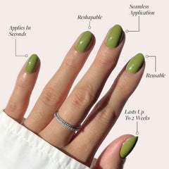 Glamnetic Moss Green lista para aplicación fácil en casa