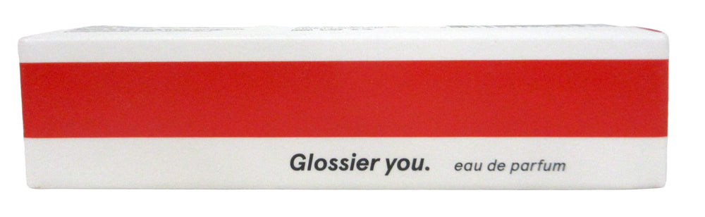 Glossier You: botella minimalista, lista para uso diario y presentación elegante.