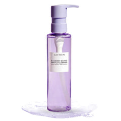 Glow Recipe Blueberry Bounce: botella del limpiador facial suave para uso diario.