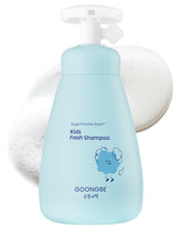GOONGBE Kids Fresh Shampoo: botella con espuma suave para cuero cabelludo sensible.