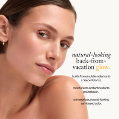 Textura ligera de goop Summertone, hidratante y fácil de difuminar.