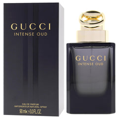 Gucci Intense Oud combina ámbar y oud para una experiencia lujosa.