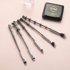 Brocha varita Hamowtux para cejas, definición precisa.