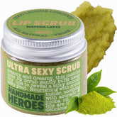 Handmade Heroes exfoliante de labios con matcha, textura suave y frasco visible