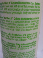 Hawaiian Silky crema activadora controla el encrespamiento y define rizos.