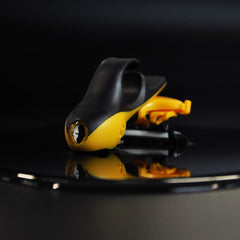 Cuerpo delgado y agarre suave de HeadBlade Moto.