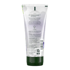 Aplicación suave del gel para rizos sin rigidez.