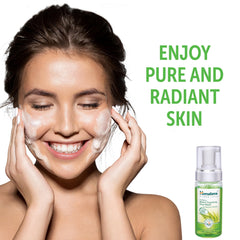 Himalaya Purifying Neem extractos de neem y cúrcuma para cuidado de la piel.