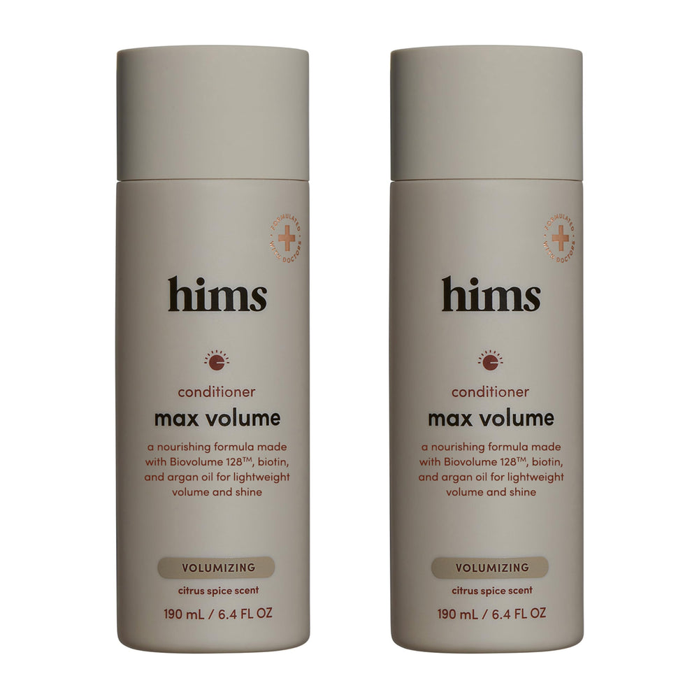 hims y hers max volume conditioner botella vertiendo para volumen ligero