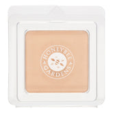 Polvo mineral prensado Honeybee Gardens en recambio para un acabado natural.