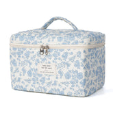 Honitty bolsa maquillaje floral detalle, ideal para organizar maquillaje diario.