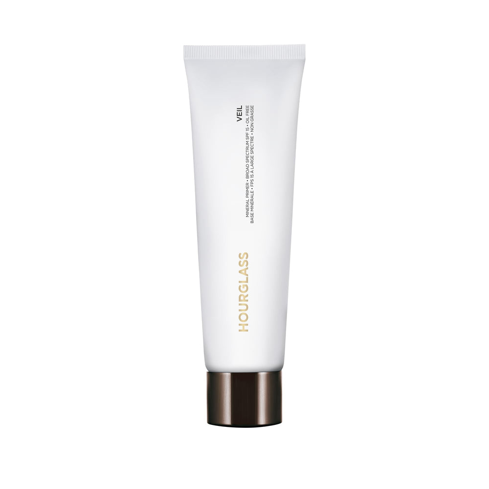 Hourglass Veil Mineral Jumbo en botella, base suave que difumina imperfecciones