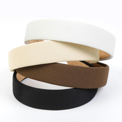 Huachi diadema beige para mujer: combinación suave con tonos neutros.