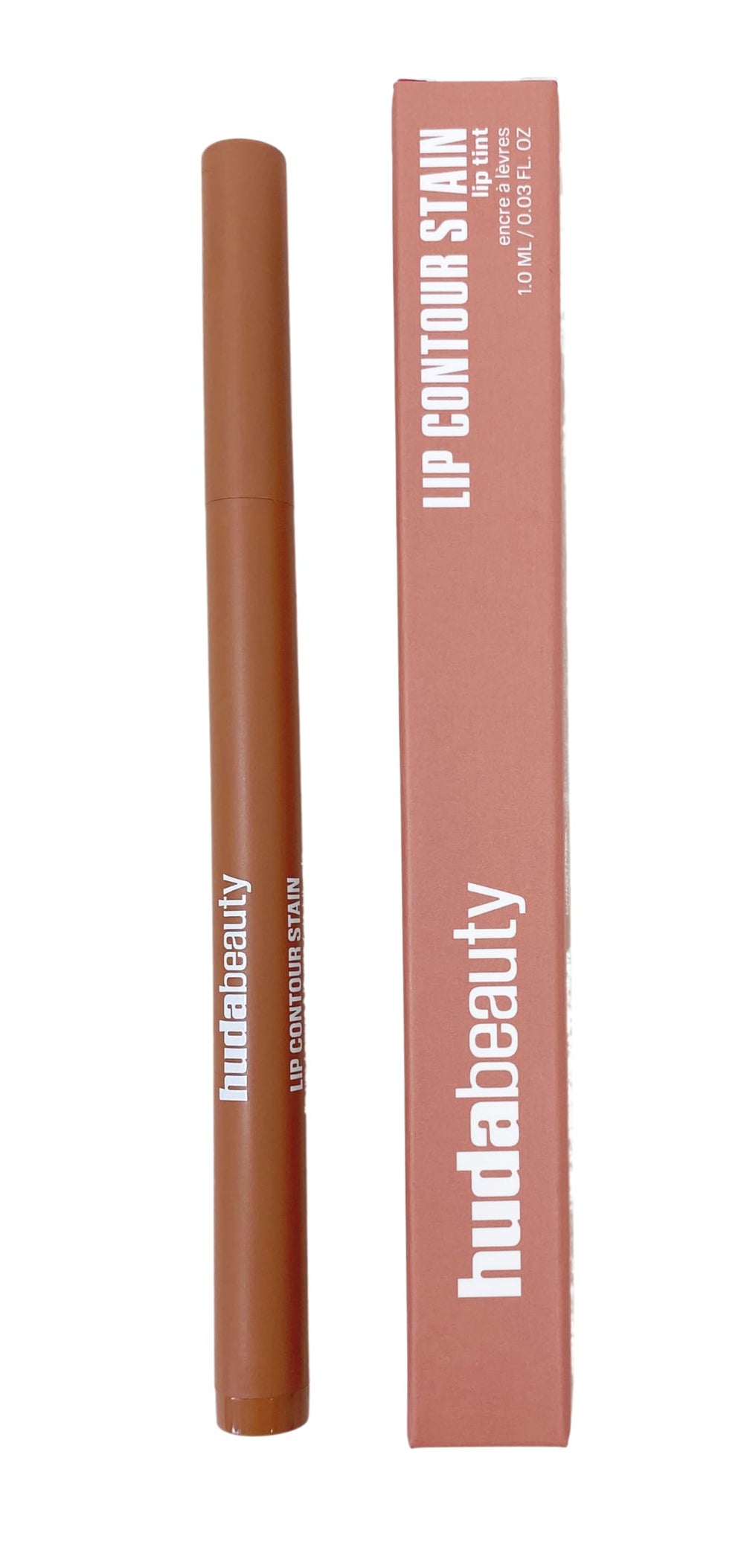 Huda Contour Lèvres et Teinte beige-nude – application précise pour définir les lèvres.