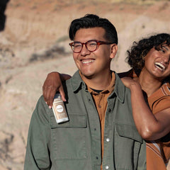 Humble Brands absorbe olor y mantiene la piel seca durante el día.