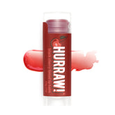 Hurraw balsamo labial Cereza Negra con tinte rojo suave para un look natural.