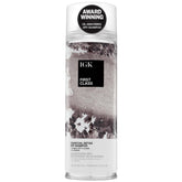 IGK First Class botella de champú seco detox con carbón para limpieza profunda.