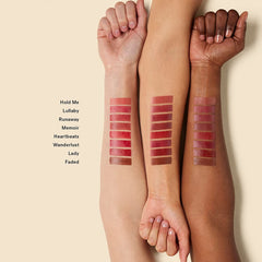 Finition brillante légère du Balmy Tint Memoir pour un look naturel