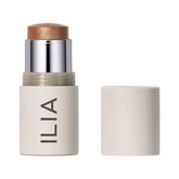 ILIA Multi-Stick para labios y mejillas en En la Ciudad Bronce Perla, aspecto natural