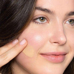 ILIA True Skin Serum Foundation, textura sedosa, cobertura media construible