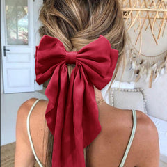 illpta clip cabello satin rojo elegante para cualquier atuendo