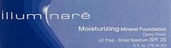 Plano cercano de aplicación suave de Illuminare Portofino Porcelain para acabado natural