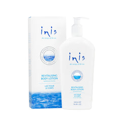 Lotion Inis dans sa bouteille affichant une hydratation durable et une sensation rafraîchissante.