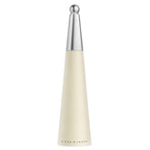 Issey Miyake L'Eau d'Issey, botella cristalina para una sensación fresca y elegante.