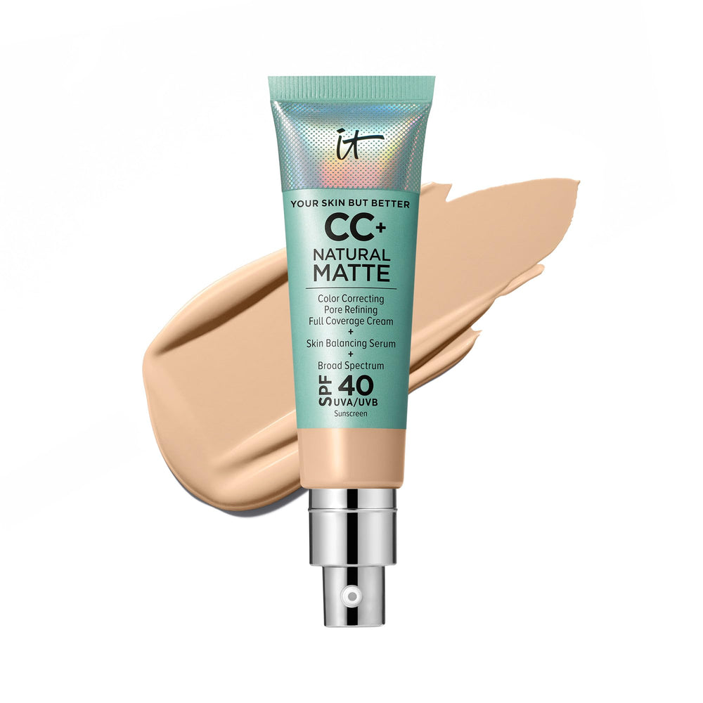 IT Cosmetics CC+ Crema Natural Mate tono claro, poros difuminados para un acabado suave.