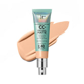 It Cosmetics CC+ Cream Natural Matte difumina poros para un acabado suave