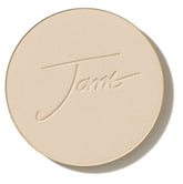 Base prensada de jane iredale en compacto recargable para uso diario.