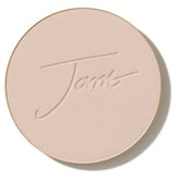 Jane Iredale PurePressed Base relleno tono beige claro para acabado suave.