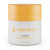 La crema JESS BEAUTY C Bomb en bote ofrece hidratación suave para la piel.