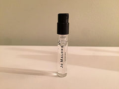 Jo Malone Pera y Fresia, frasco mini para llevar, aroma suave durante el día.