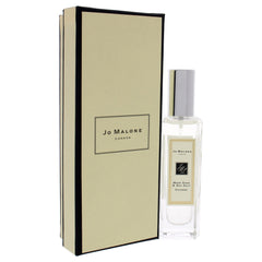 Jo Malone Wood Sage Sea Salt: notas marinas suaves para un aroma refrescante.