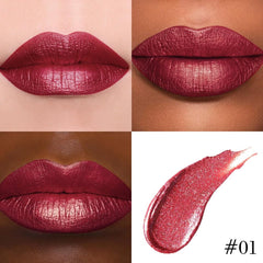 Delineador labial de Kaely con punta precisa para un trazo definido.