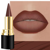 Kaely labial con degradado marrón para un look suave y definido.