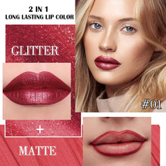 Kaely labial metálico rojo oscuro, primer plano que resalta el brillo perlado.