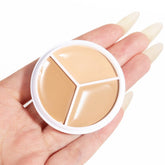Kaely paleta corrector tricolor para suavizar manchas y ojeras.