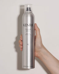 Kenra Spray de Volumen 25, textura ligera que aporta cuerpo.