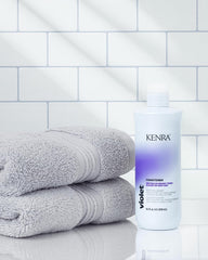 Kenra Violet Aplicación espuma: distribución uniforme y rápida cobertura.